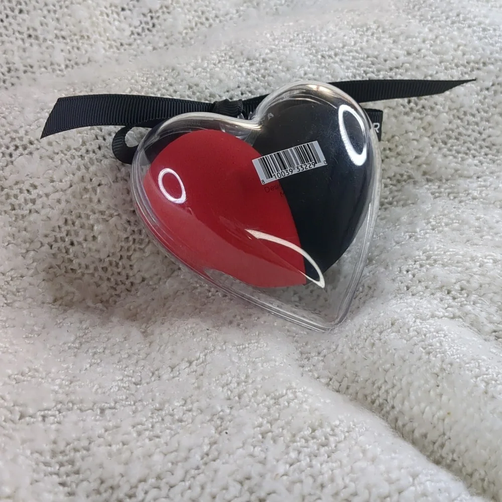 LARUCE BEAUTY Duo Sponge Set With Heart Case